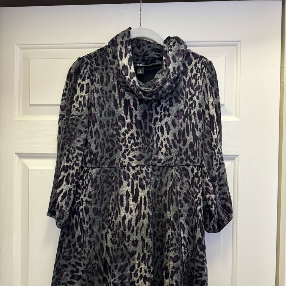 Animal print dress (purple, black, gray). MIDI dress flare bottom half sleeve.